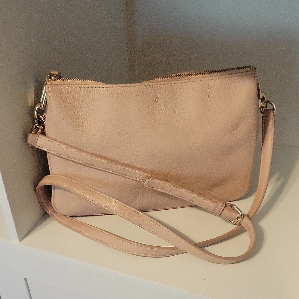 Kate Spade Chic peach Leather Crossbody Bag full zip close adjustable strap